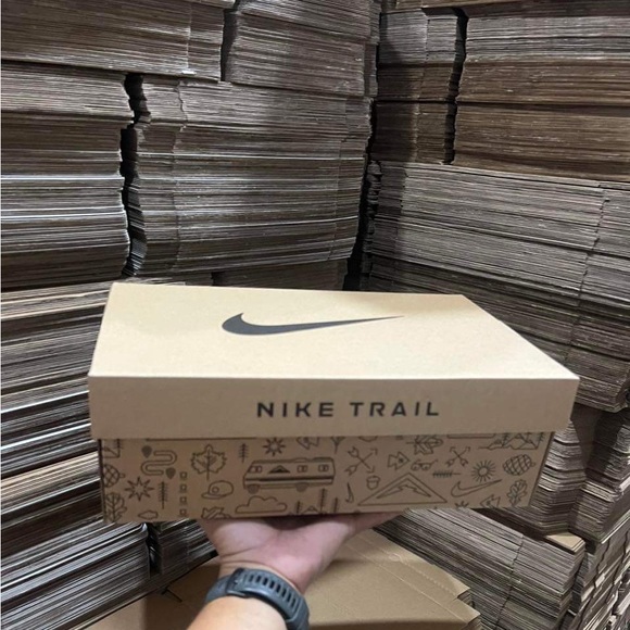⭐️⭐️ Nike empty boxes (trail) fit up to men’s 12. Limited amount. - Picture 2 of 8